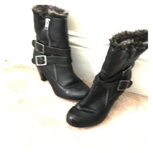 Fur lined boots with heel